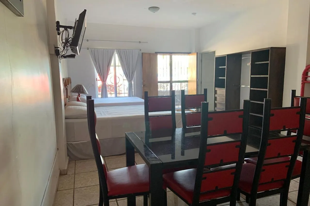 Hotel Posada Dona Rubino 마사틀란 2*,